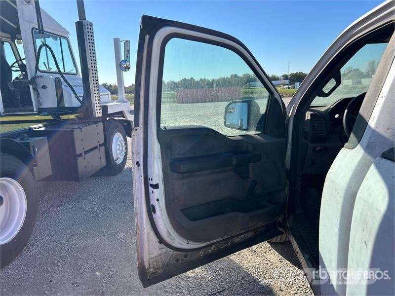 Ford F-150 XL 4x2 Pickup 其他