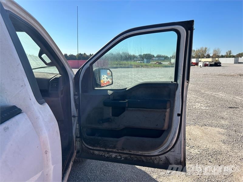 Ford F-150 XL 4x2 Pickup 其他