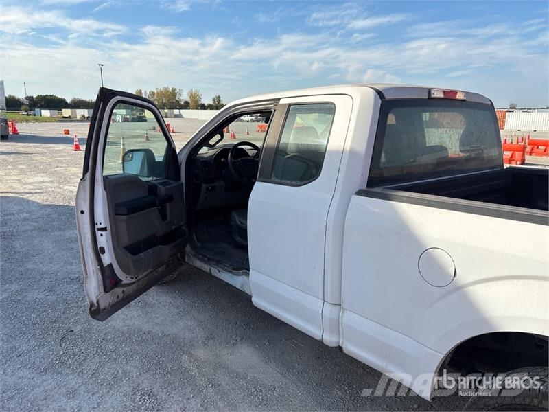 Ford F-150 XL 4x4 Extended Cab Pickup その他