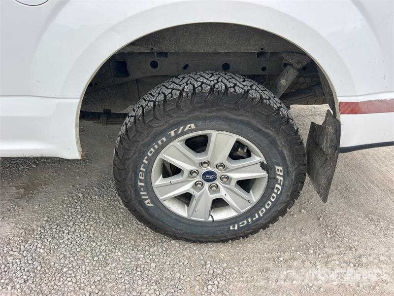 Ford F-150 XL 4x4 Extended Cab Pickup Andere Transporter