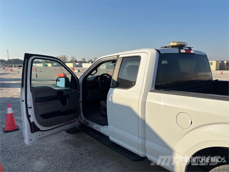 Ford F-150 XL 4x4 Extended Cab Pickup Drugi