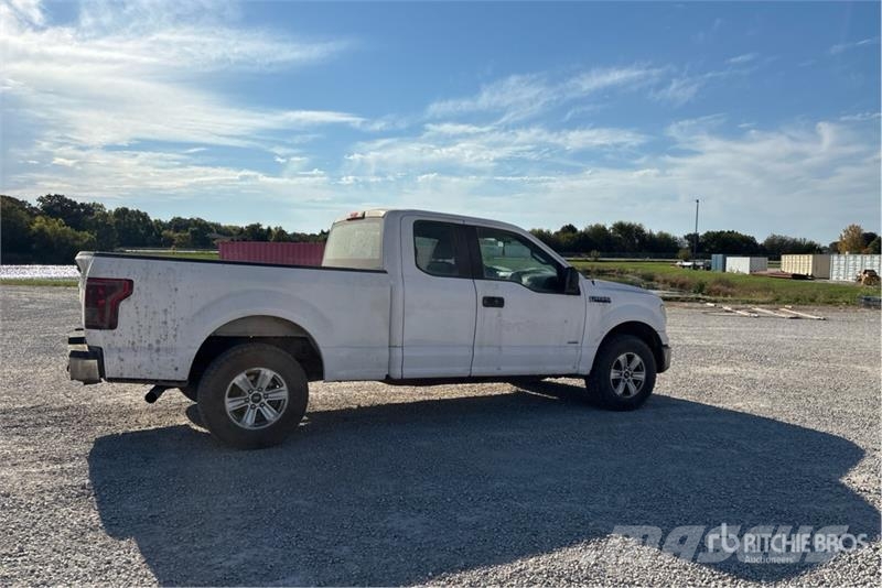 Ford F-150 XL 4x4 Extended Cab Pickup その他
