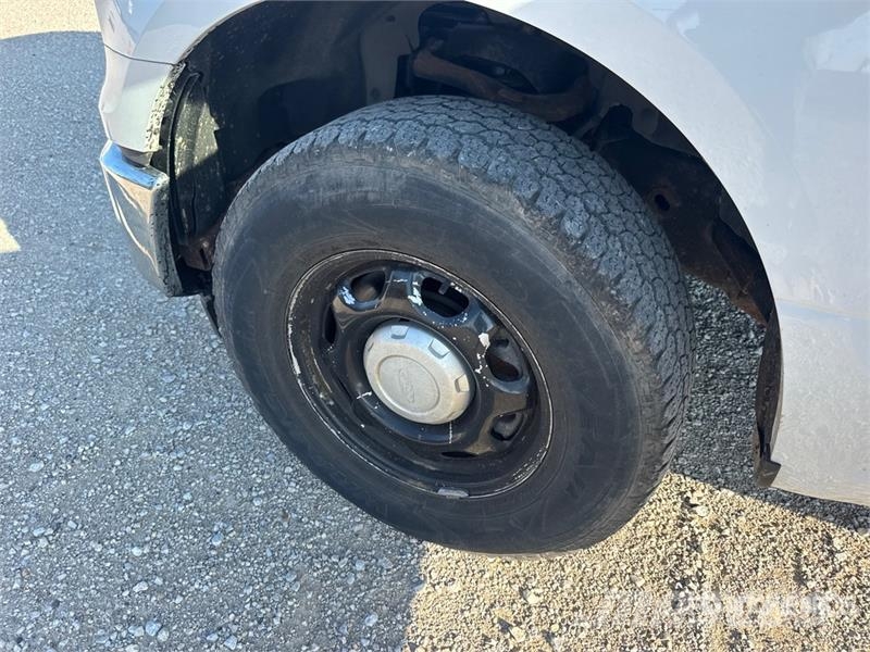 Ford F-150 XL 4x4 Extended Cab Pickup Andere Transporter