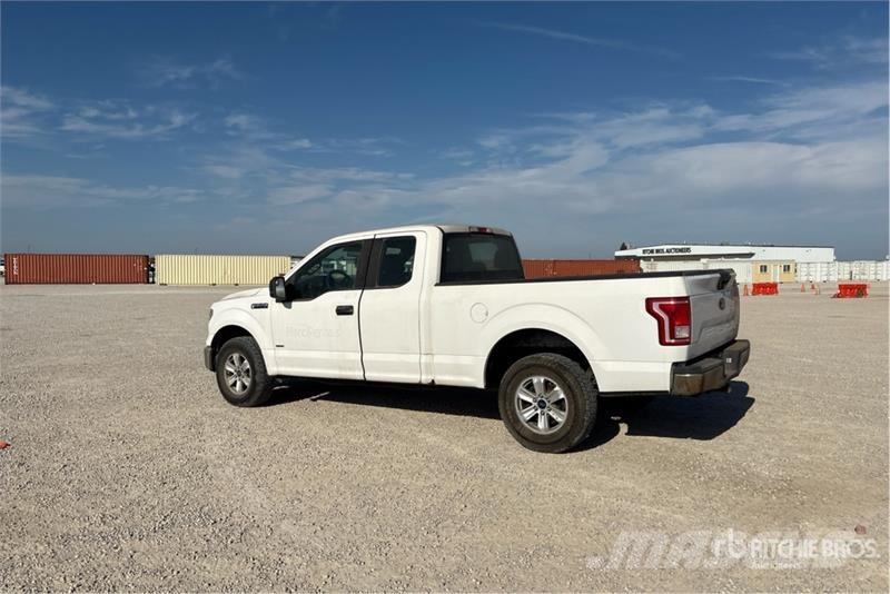 Ford F-150 XL 4x4 Extended Cab Pickup その他