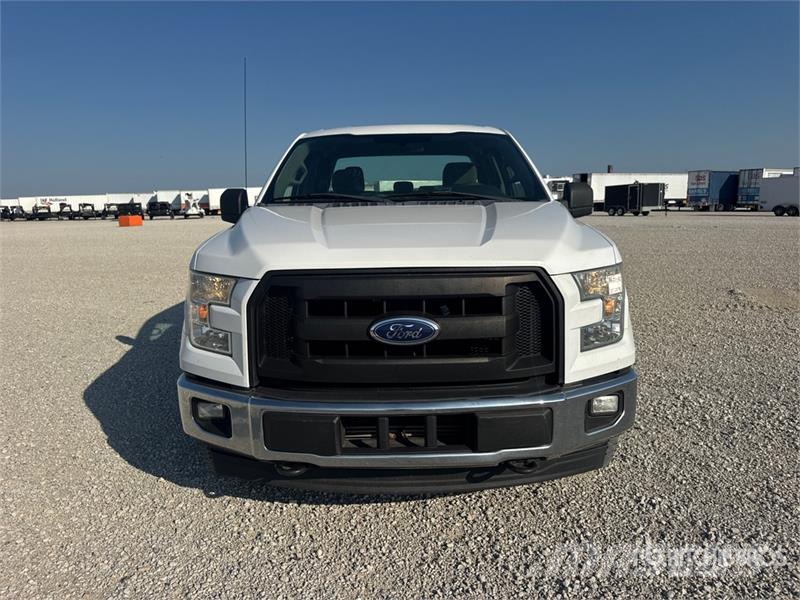 Ford F-150 XL 4x4 Extended Cab Pickup Andere Transporter