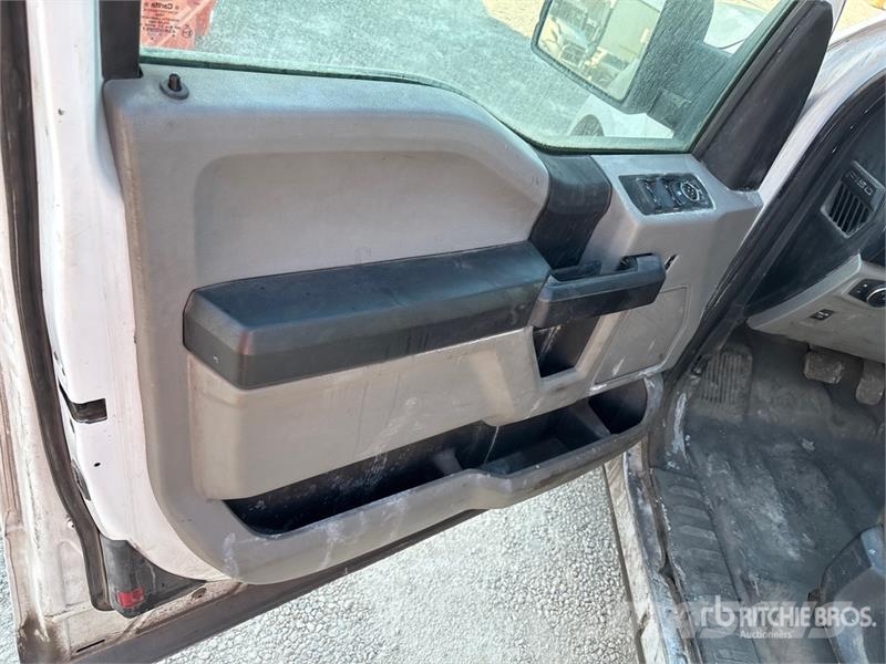 Ford F-150 XL 4x4 Extended Cab Pickup その他