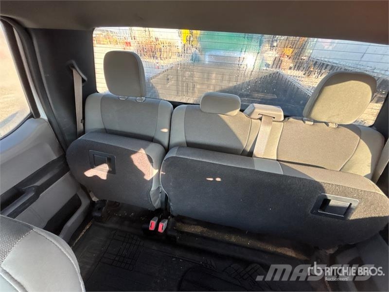 Ford F-150 XL 4x4 Extended Cab Pickup Drugi