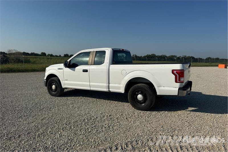 Ford F-150 XL 4x4 Extended Cab Pickup Andere Transporter