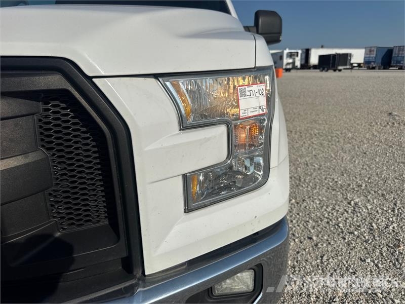 Ford F-150 XL 4x4 Extended Cab Pickup Andere Transporter