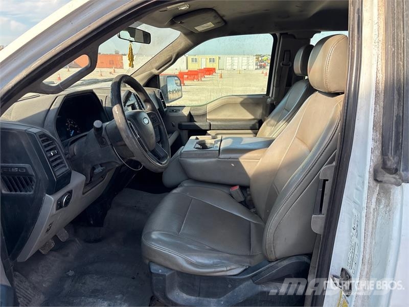 Ford F-150 XL 4x4 Extended Cab Pickup その他