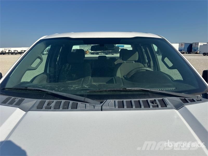 Ford F-150 XL 4x4 Extended Cab Pickup Andere Transporter