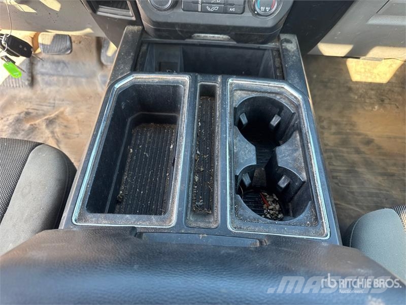 Ford F-150 XL 4x4 Extended Cab Pickup Andere Transporter