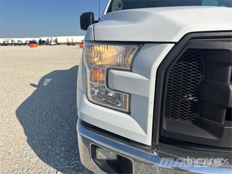 Ford F-150 XL 4x4 Extended Cab Pickup Andere Transporter