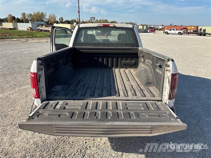 Ford F-150 XL 4x4 Extended Cab Pickup その他