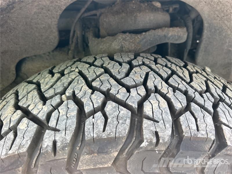 Ford F-150 XL 4x4 Extended Cab Pickup Andere Transporter