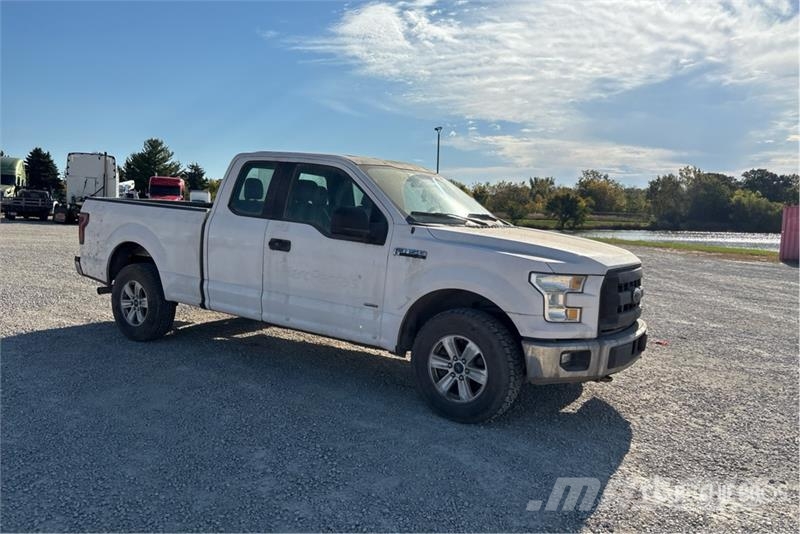 Ford F-150 XL 4x4 Extended Cab Pickup その他