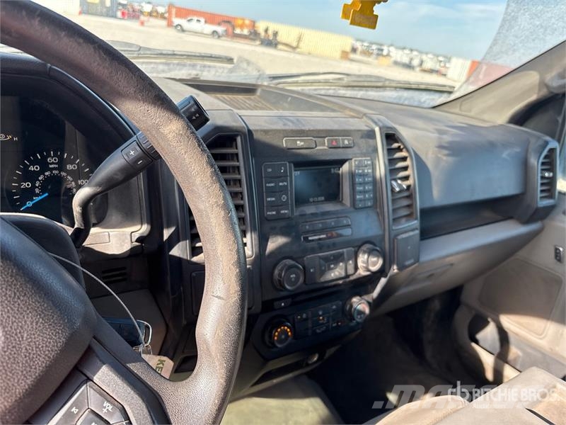 Ford F-150 XL 4x4 Extended Cab Pickup その他