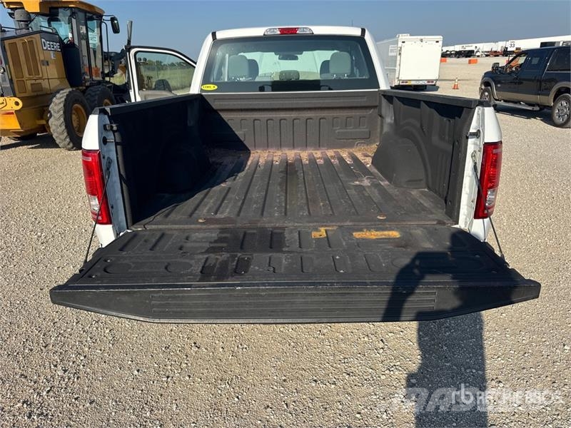 Ford F-150 XL 4x4 Extended Cab Pickup Andere Transporter