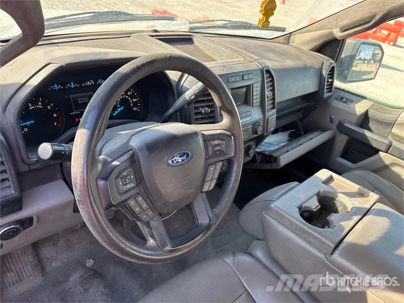 Ford F-150 XL 4x4 Extended Cab Pickup その他