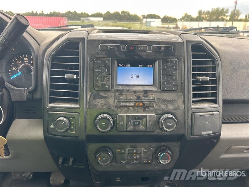 Ford F-150 XL 4x4 Extended Cab Pickup Andere Transporter