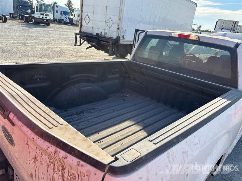 Ford F-150 XL 4x4 Extended Cab Pickup その他