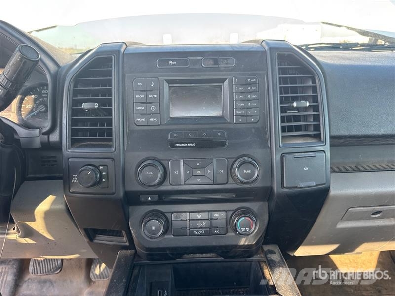 Ford F-150 XL 4x4 Extended Cab Pickup Andere Transporter