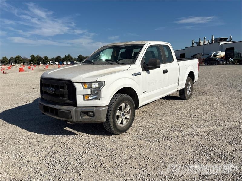 Ford F-150 XL 4x4 Extended Cab Pickup その他