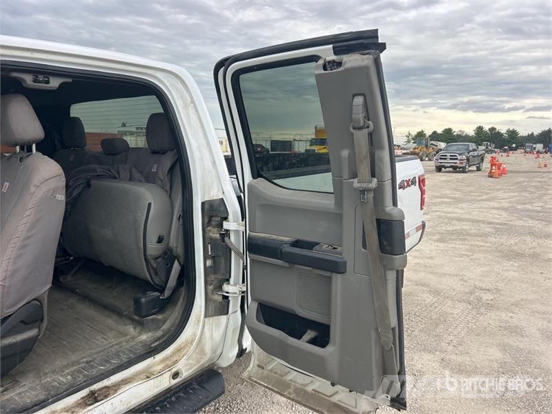 Ford F-150 XL 4x4 Extended Cab Pickup Andere Transporter