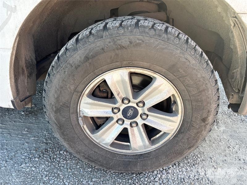 Ford F-150 XL 4x4 Extended Cab Pickup その他