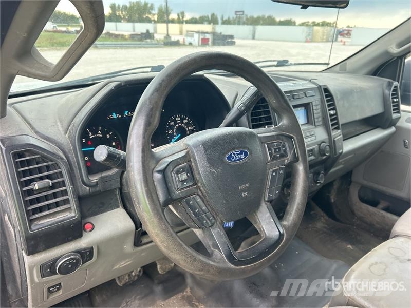 Ford F-150 XL 4x4 Extended Cab Pickup Andere Transporter