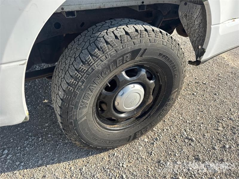 Ford F-150 XL 4x4 Extended Cab Pickup Andere Transporter
