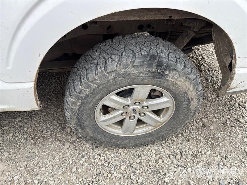 Ford F-150 XLT 4x4 Crew Cab Pickup Andere Transporter