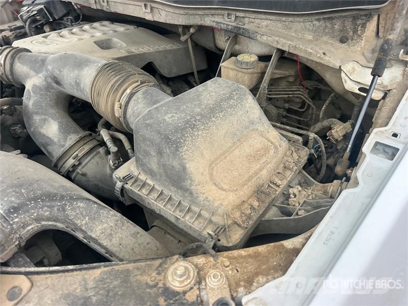 Ford F-150 XLT 4x4 Crew Cab Pickup その他