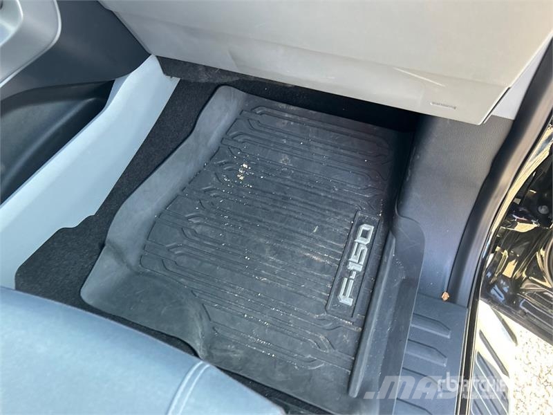 Ford F-150 XLT 4x4 Crew Cab Pickup Egyéb