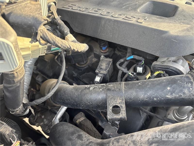 Ford F-150 XLT 4x4 Crew Cab Pickup Egyéb