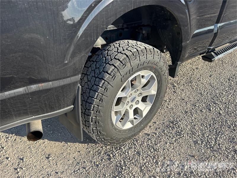 Ford F-150 XLT 4x4 Crew Cab Pickup Egyéb