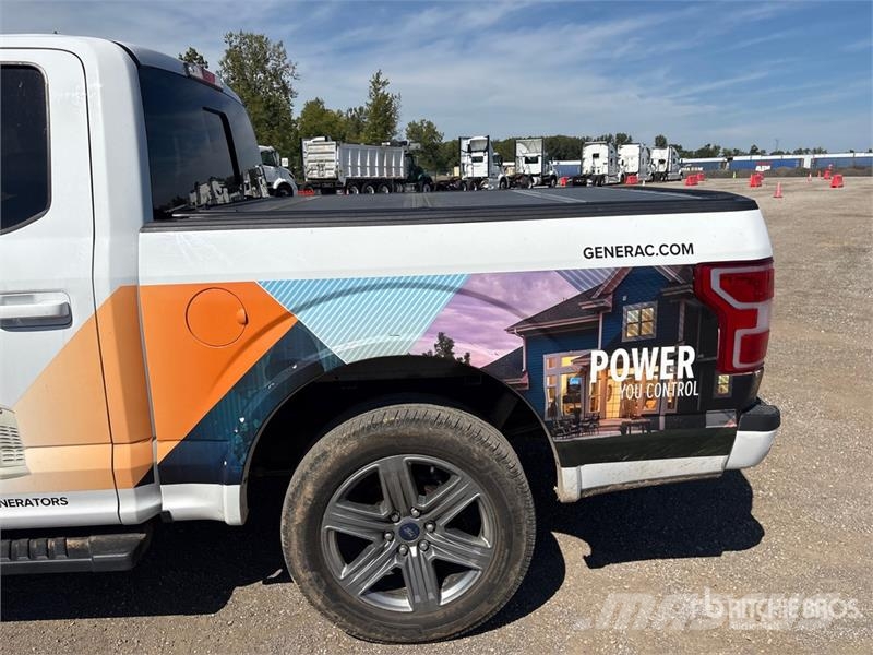 Ford F-150 XLT 4x4 Crew Cab Pickup 其他