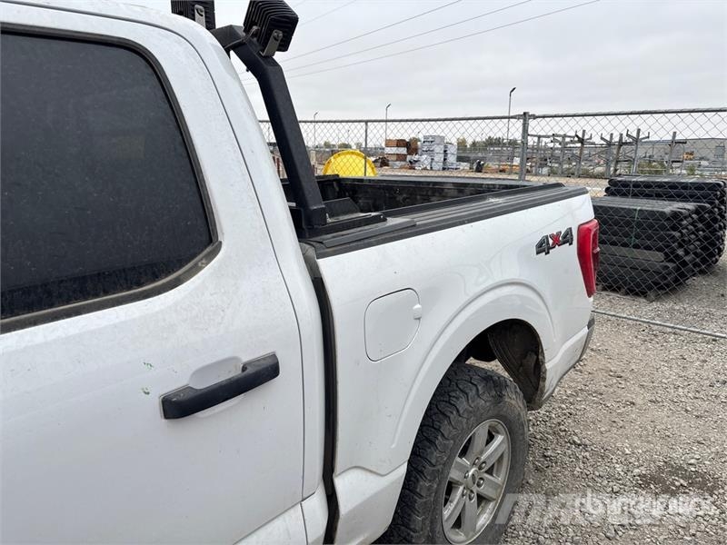Ford F-150 XLT 4x4 Crew Cab Pickup Andere Transporter