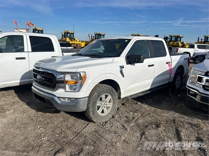 Ford F-150 XLT 4x4 Crew Cab Pickup Outros
