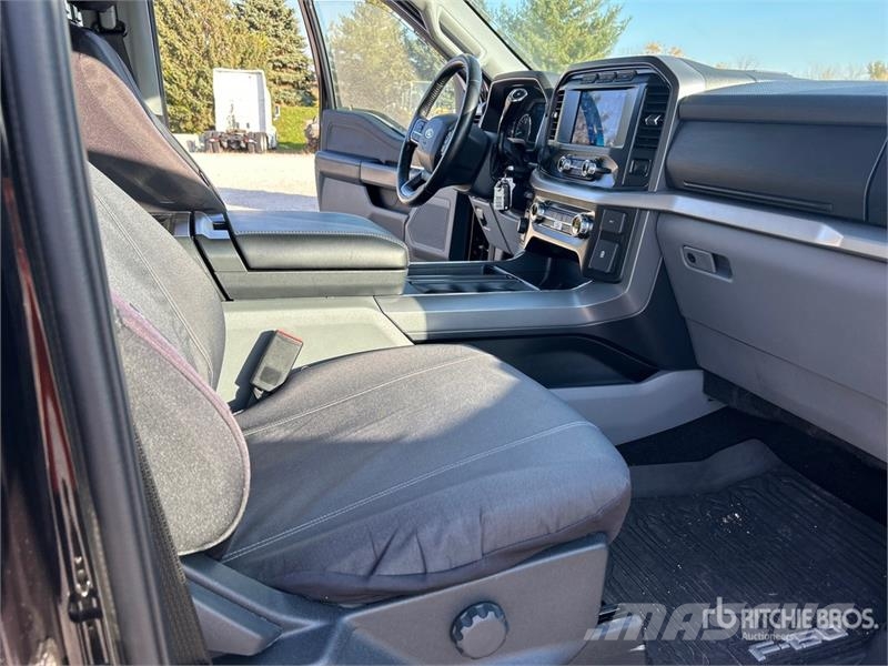 Ford F-150 XLT 4x4 Crew Cab Pickup Egyéb