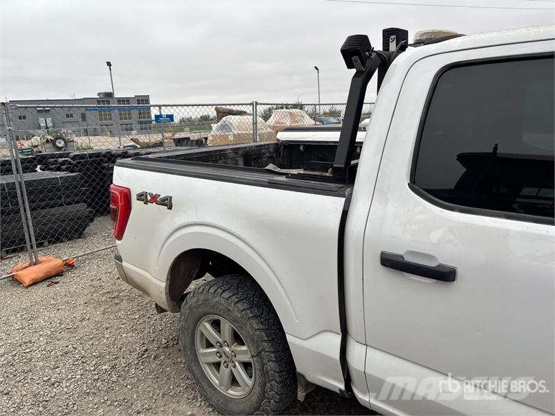 Ford F-150 XLT 4x4 Crew Cab Pickup Andere Transporter