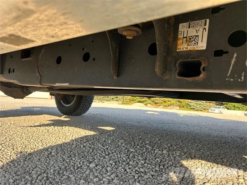 Ford F-150 XLT 4x4 Crew Cab Pickup Egyéb
