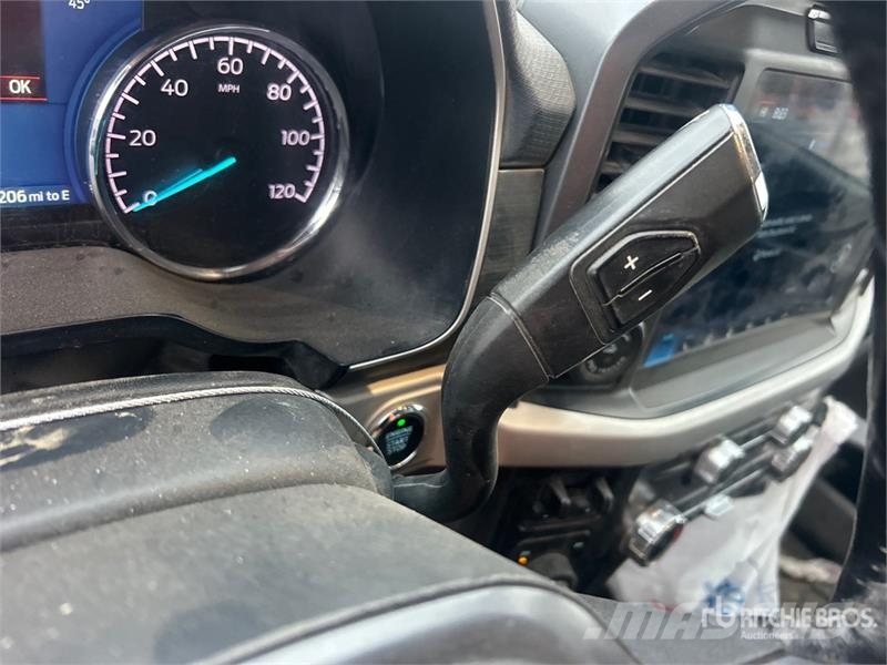 Ford F-150 XLT 4x4 Crew Cab Pickup その他