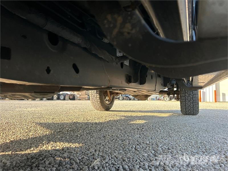 Ford F-150 XLT 4x4 Crew Cab Pickup Egyéb