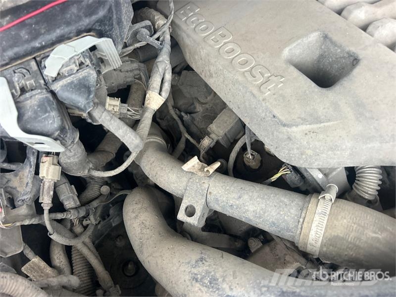 Ford F-150 XLT 4x4 Crew Cab Pickup その他