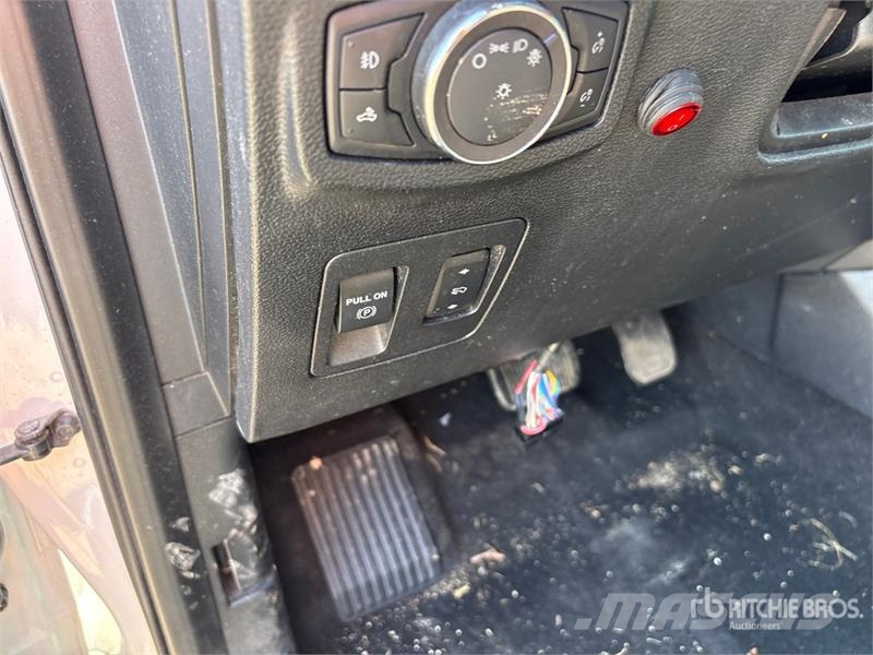 Ford F-150 XLT 4x4 Crew Cab Pickup 其他