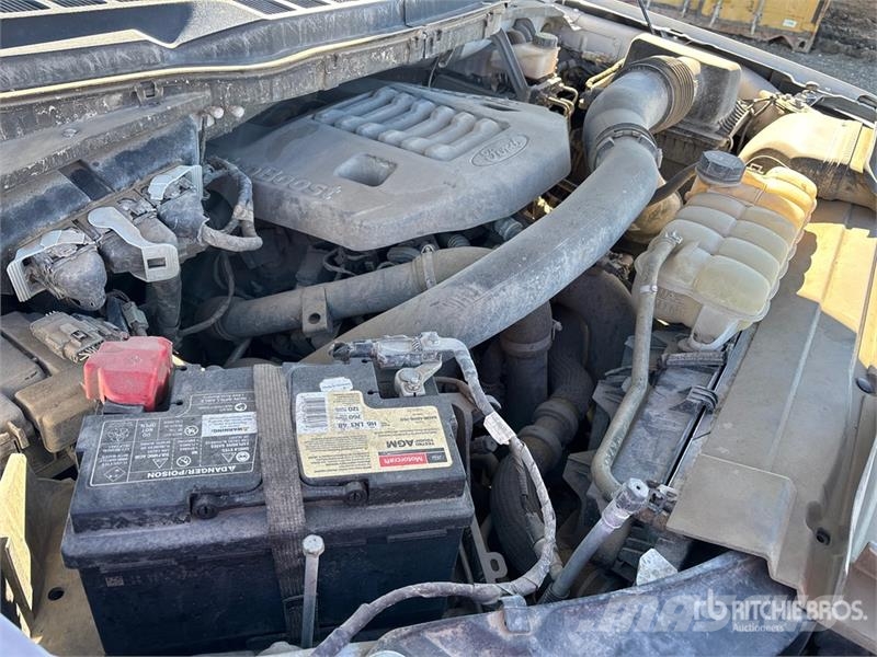 Ford F-150 XLT 4x4 Crew Cab Pickup Drugi