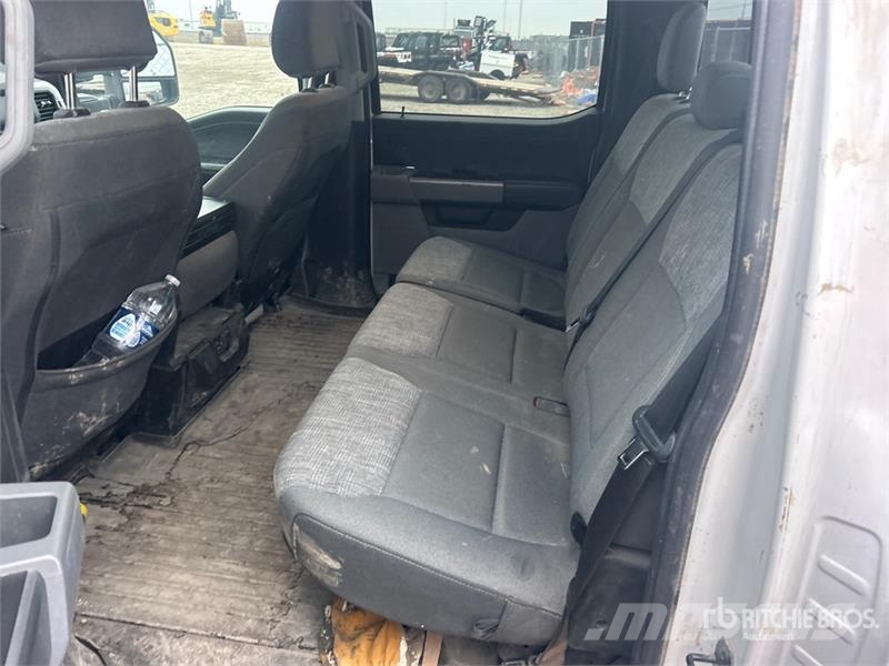 Ford F-150 XLT 4x4 Crew Cab Pickup その他