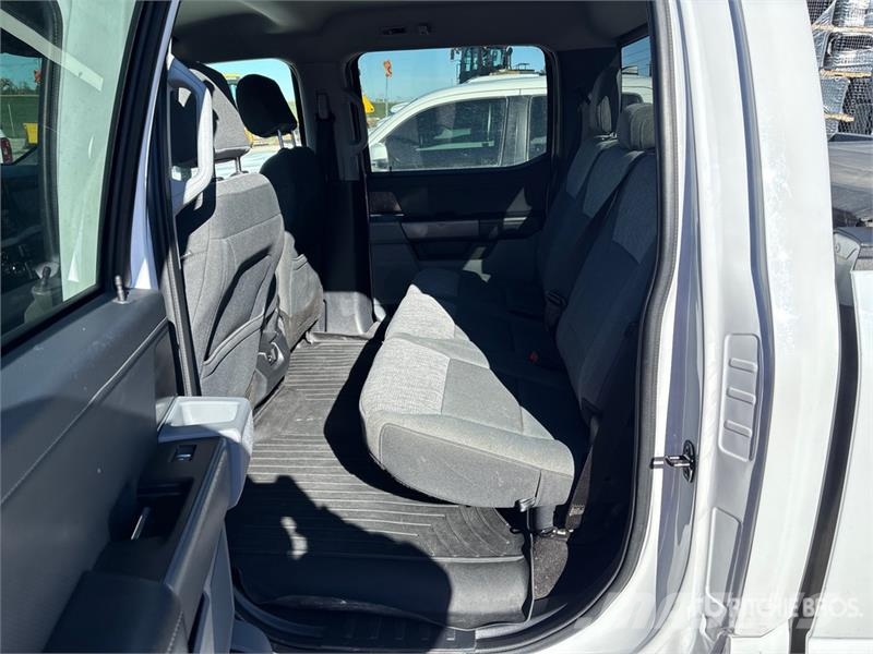 Ford F-150 XLT 4x4 Crew Cab Pickup Drugi