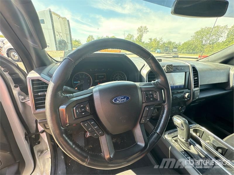 Ford F-150 XLT 4x4 Crew Cab Pickup 其他